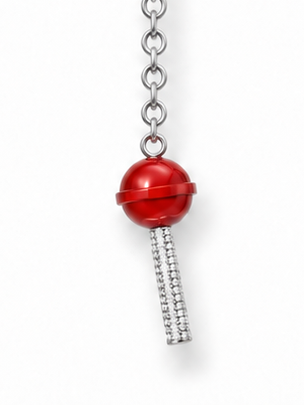 Cracking Love Necklace – close-up of the pendant