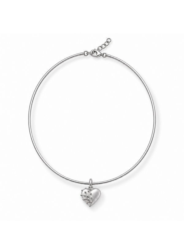 Pearl Necklace – complete necklace, studio packshot